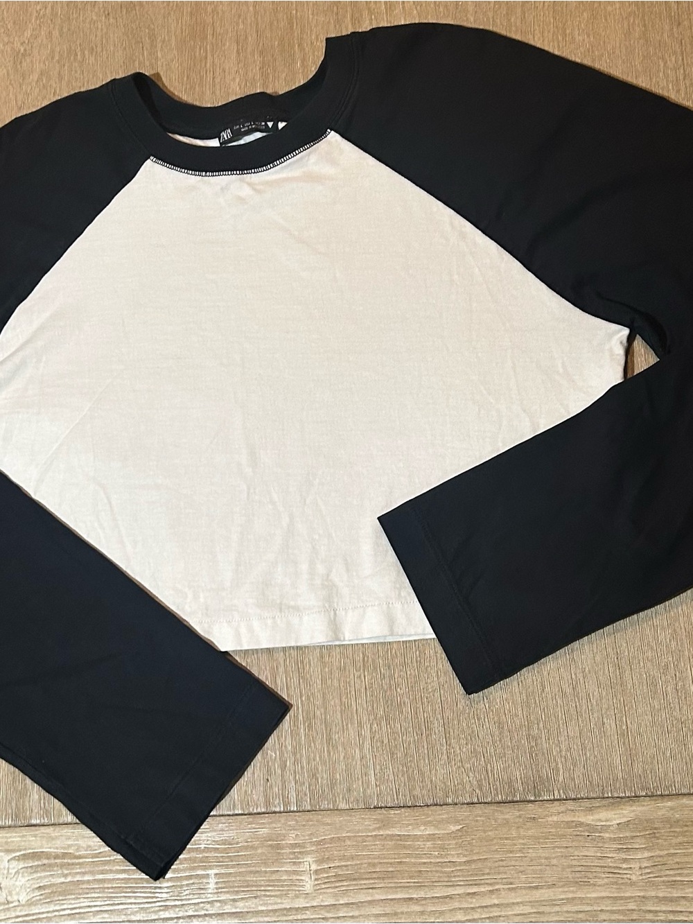 Zara Cropped Raglan Baseball Long Sleeve Tee Top White Black - Medium